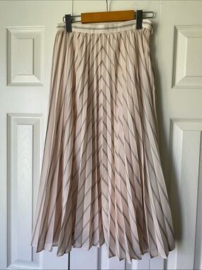 Banana Republic Pleated Midi Skirt in Light Pink (Blush) and Black Stripe Size 0
